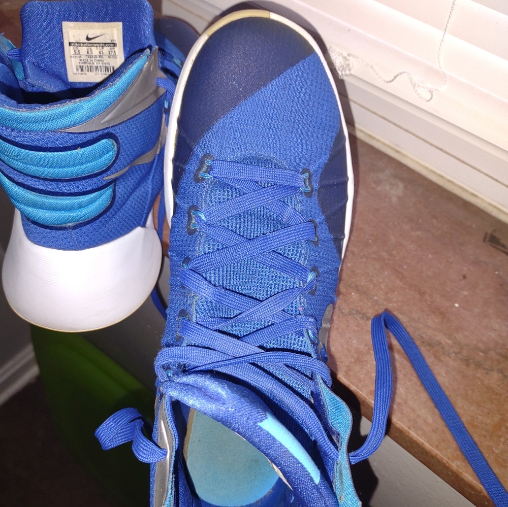 Nike Hyperdunk Performance Basketball Shoes - image 8